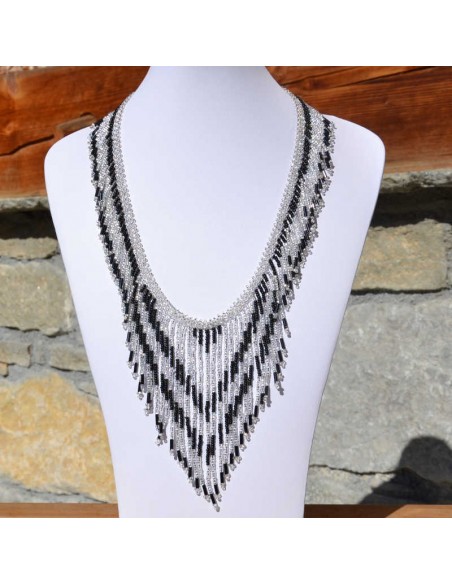 collier tacana noir et transparent